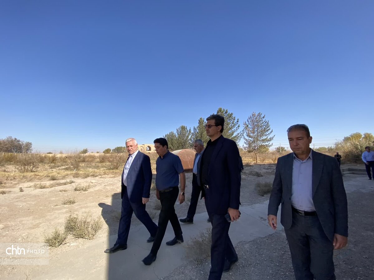 بازدید برزین ضرغامی مدیر عامل صندوق احیا از مجموعه حجت آباد وزیر