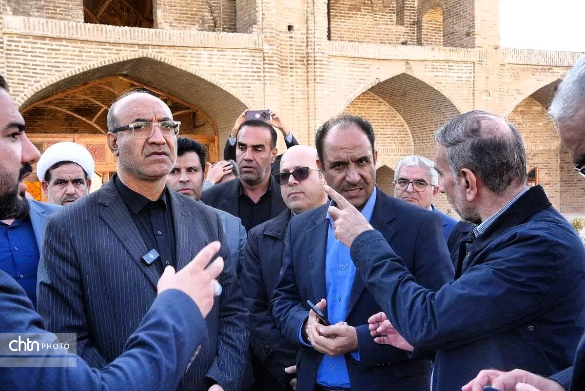 بازدید استاندار کرمانشاه از کاروانسرای تاریخی ماهیدشت/ کاروانسرای صفوی ماهیدشت در انتظار تعیین‌تکلیف سرمایه‌گذاری