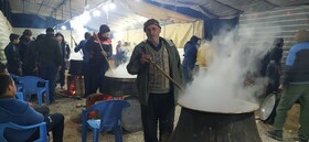 آیین سمنوپزان نذر فاطمی شهرکیان چهارمحال و بختیاری برگزار شد