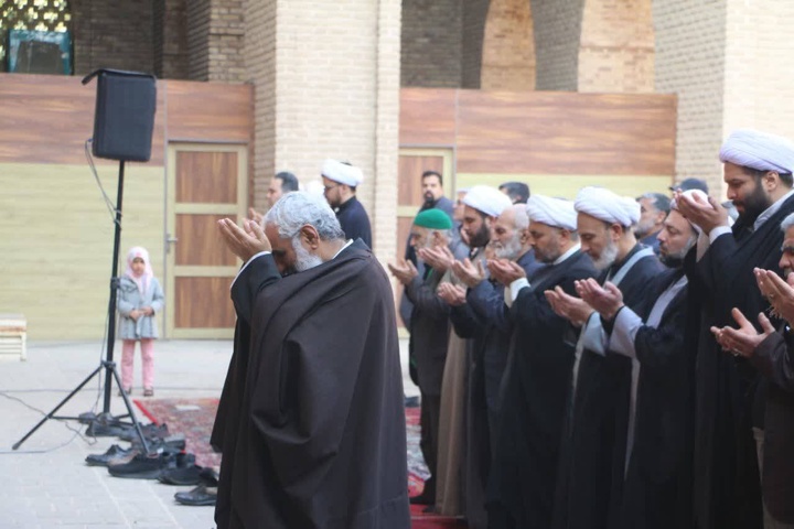 نماز طلب باران در مسجد جامع تاریخی ورامین اقامه شد