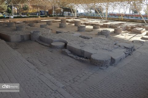 مجموعه تاریخی و فرهنگی هارونیه ( گنبدخانه تابران ) یکی از برجسته‌ترین یادمان‌های تاریخی تابران توس