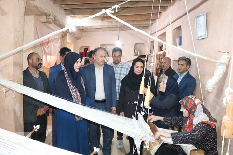 روز سوم سفر مریم جلالی به خراسان شمالی | روستای ملی چادرشب‌بافی روئین