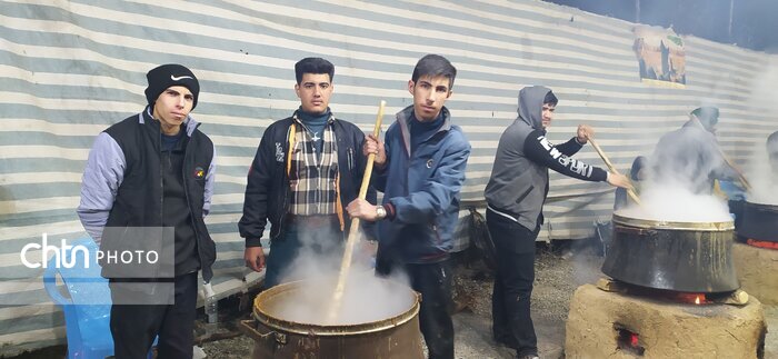 آیین سمنوپزان نذر فاطمی شهرکیان چهارمحال و بختیاری برگزار شد