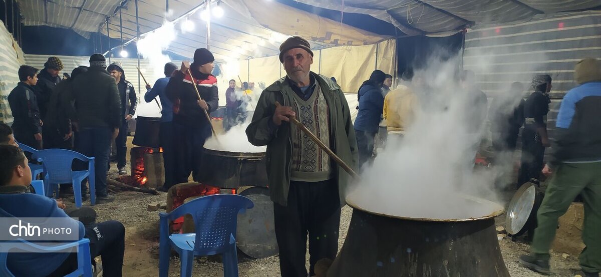 آیین سمنوپزان نذر فاطمی شهرکیان چهارمحال و بختیاری برگزار شد