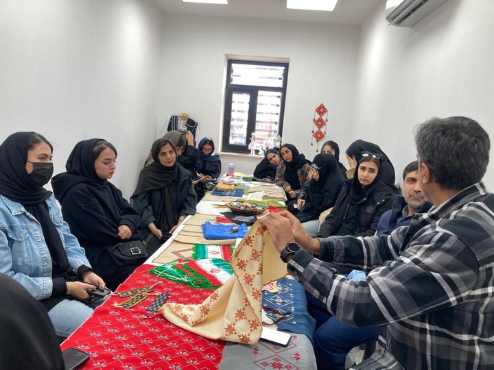 برگزاری تور آشناسازی دانشجویان با صنایع‌دستی حوزه سیستان