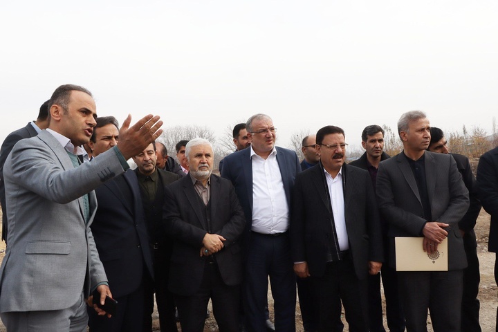 بازدید دارابی از پل تاریخی قیزیل‌کورپوسو عجب‌شیر