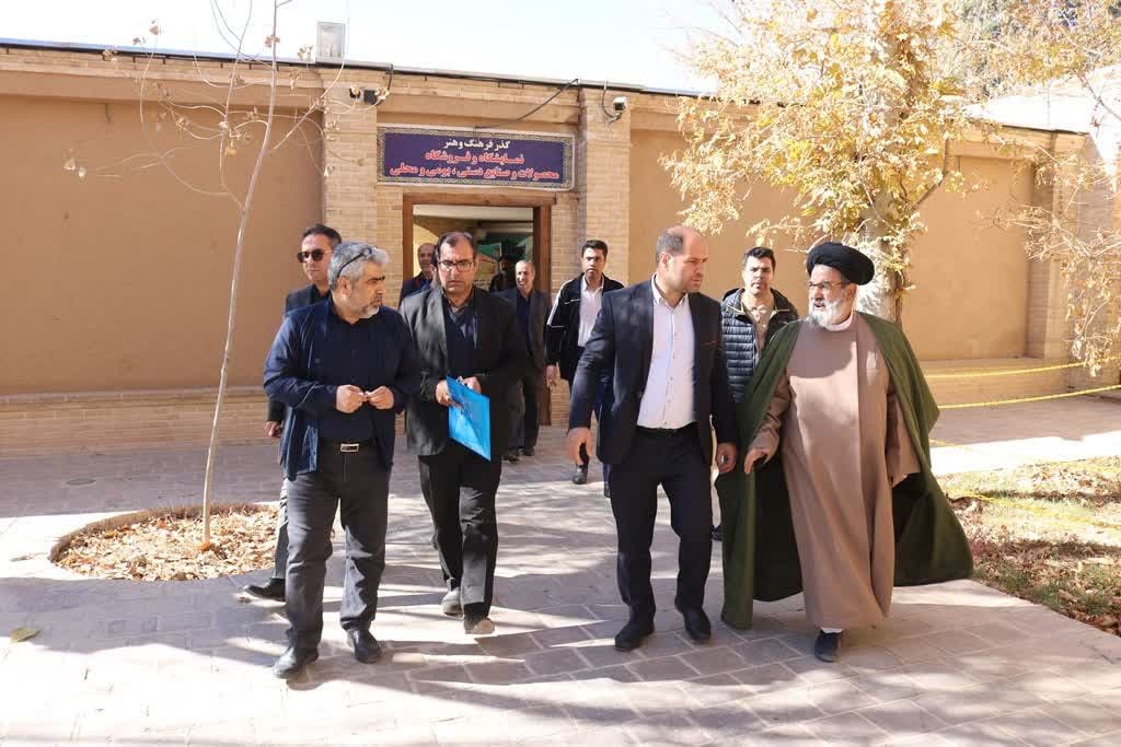 بازدید فرماندار خمین از بیت تاریخی حضرت امام(ره) برای برنامه‌ریزی نمایشگاه‌های هفته فرهنگی شهرستان
