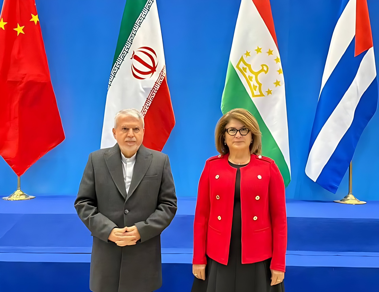 صالحی‌امیری: هیچ محدودیتی برای توسعه گردشگری میان دو کشور قائل نیستیم/ ستاریان: در برابر تهدیدهای فرهنگی متحد می‌شویم