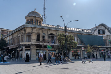 مرمت جداره‌های میدان امام(ره) همدان با نظارت میراث‌فرهنگی انجام می‌شود