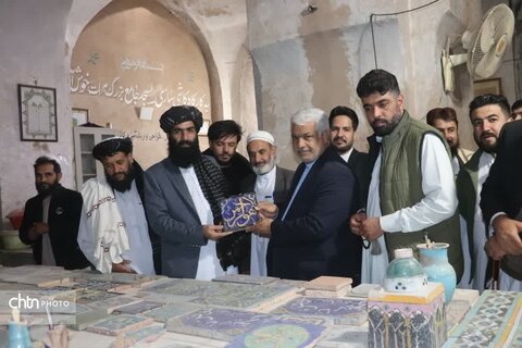 بازدید مدیر کل میراث فرهنگی گردشگری وصنایع دستی خراسان رضوی از اماکن تاریخی و کارگاه های هنر دستی  شهرهرات افغانستان