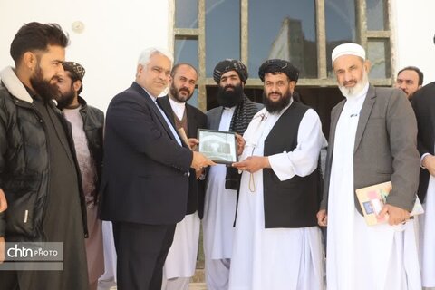 بازدید مدیر کل میراث فرهنگی گردشگری وصنایع دستی خراسان رضوی از اماکن تاریخی و کارگاه های هنر دستی  شهرهرات افغانستان