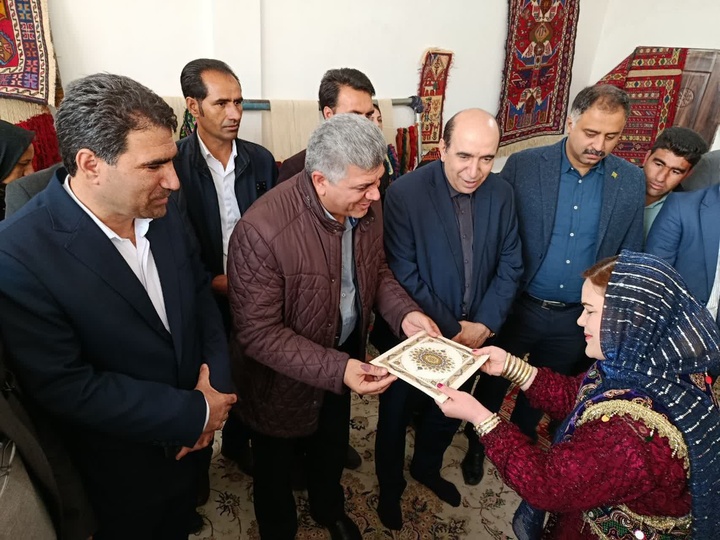 برگزاری نخستین دوره جشنواره ورنی نجف‌تراکمه، در روستای ملی ورنی‌بافی/ پاسداشت هنر ایل قره‌داغ/ نمایش اصالت و هویت صنایع‌دستی آذربایجان