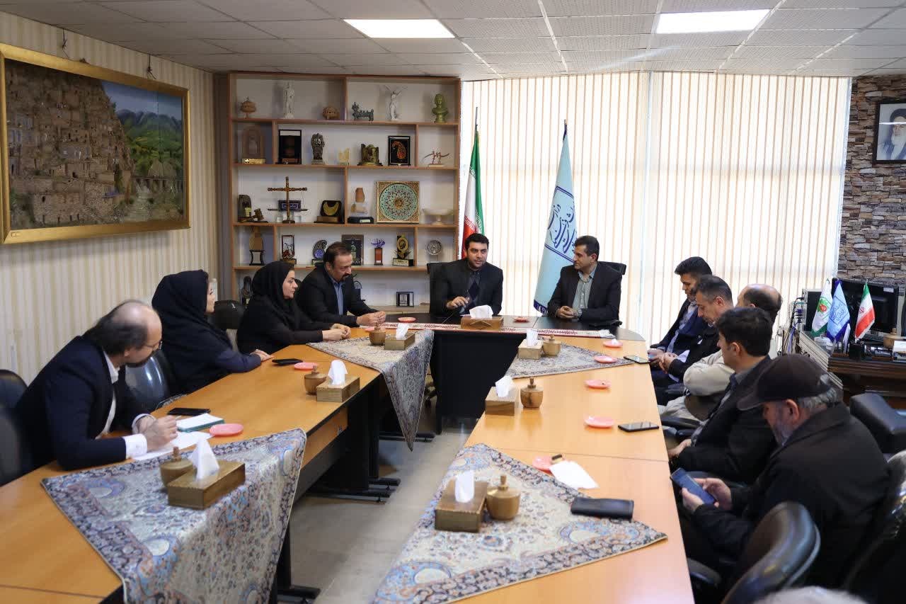 خدمات بیمه‌ای و حمایتی صنعتگران در کردستان تقویت می‌شود