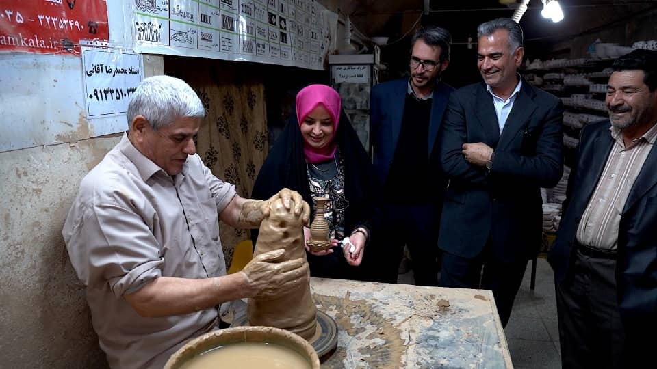 نرگس رجایی در میبد: آینده صنایع دستی در برندهای جهانی و مشارکت جوانان است