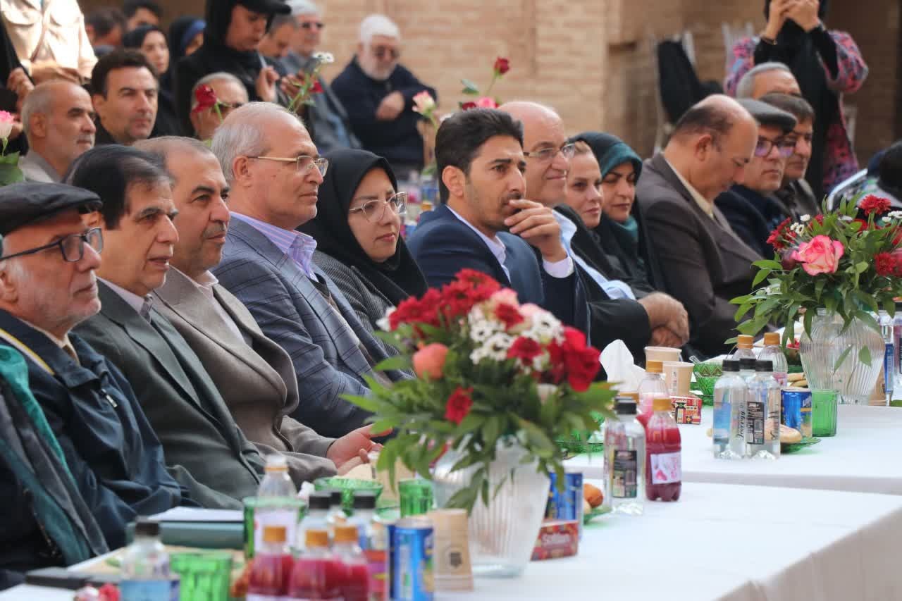 آغاز به‌کار چهارمین جشنواره ملی انار ساوه/ آیین باشکوهی در قلب پایتخت سرخ ایران