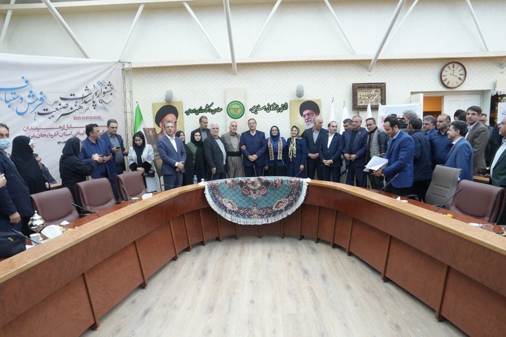 استاندار: فرش دستباف، سرمایه فرهنگی و ظرفیت بزرگ اقتصادی آذربایجان‌ غربی