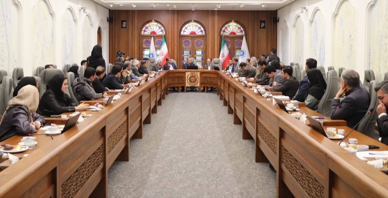 بررسی راهکارهای توسعه پایدار گردشگری در اتاق فکر گردشگری استان یزد