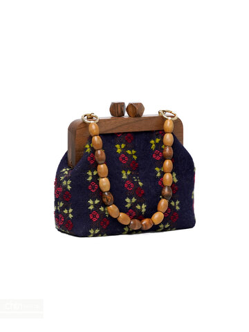 آثار برگزیده هشتمین دوره مهر اصالت ملی صنایع دستی استان بوشهر