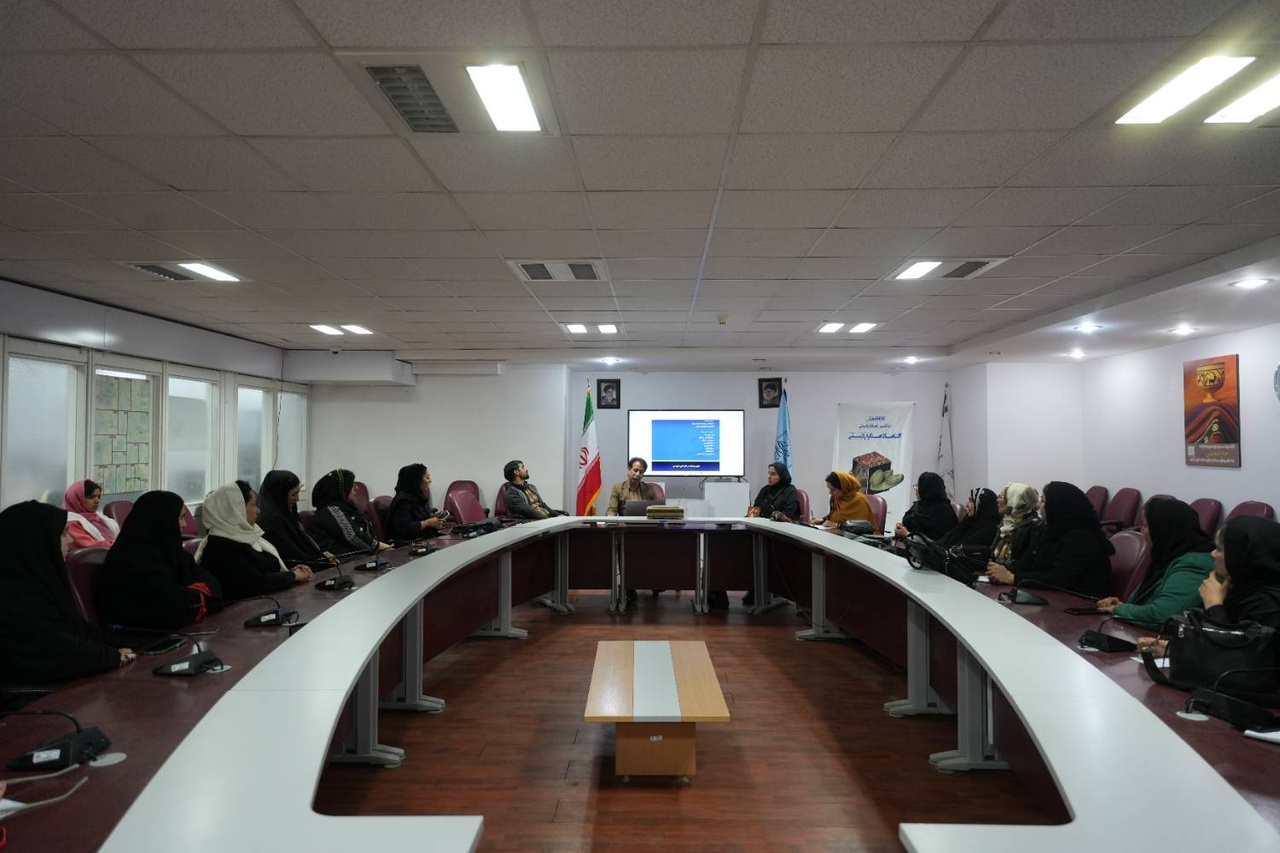 آشنایی صنعتگران سیستان و بلوچستان با مهارت‌های علمی اقتصاد صنایع‌دستی