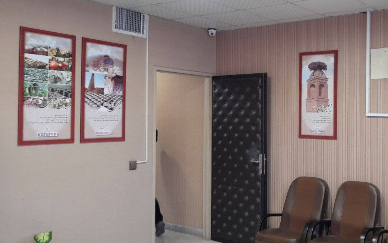 تابلوهای معرفی جاذبه‌های گردشگری ورامین در ادارات شهرستان نصب شد