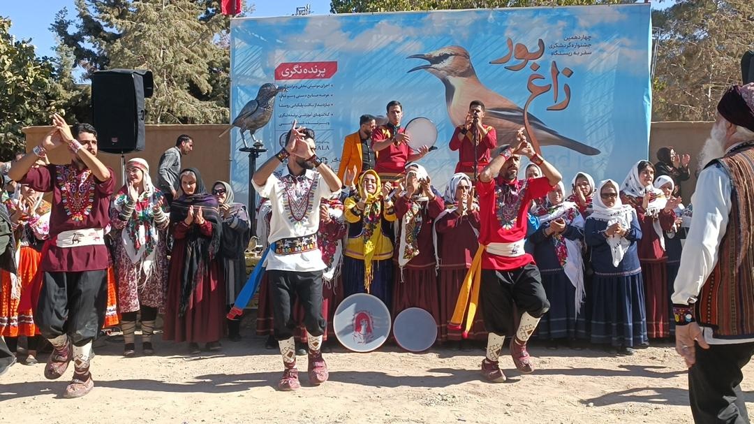 روستای دوستدار حیاتوحش قلعهبالا، جایی که مردم برای پرنده بومزاد ایران جشن میگیرند