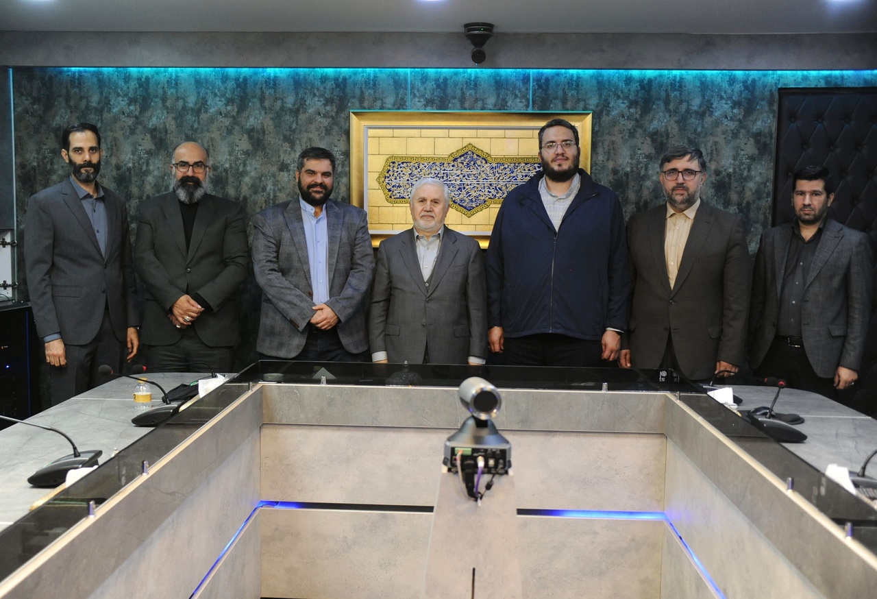 بازدید علی دارابی از حوزه هنری/ ضرورت تأسیس موزه هنر انقلاب اسلامی