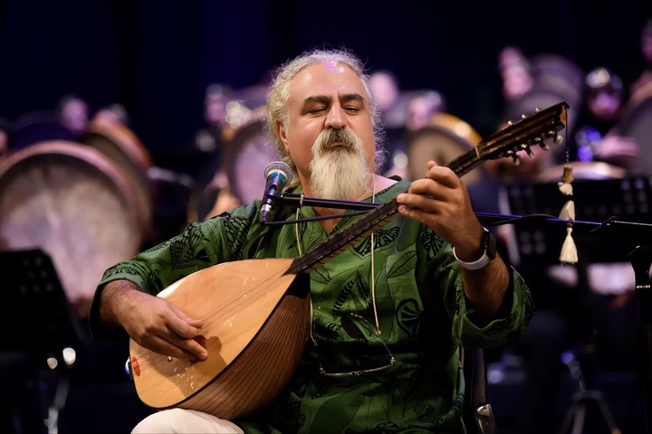 موسیقی تنها زبان بی‌نیاز از ترجمه/ انتقال میراث کهن ایران بدون واسطه به جهان/
واژگان فارسی مولانا حامل معناهای درونی و بنیادی هستند