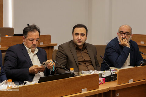 نشست تشکل‌های حرفه‌ای گردشگری با وزیر میراث فرهنگی، گردشگری و صنایع دستی