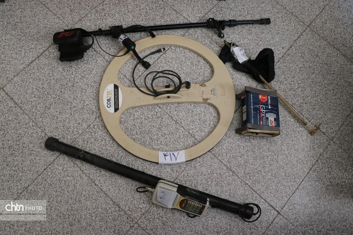 کشف‌وضبط یک دستگاه فلزیاب در شهرستان شهربابک