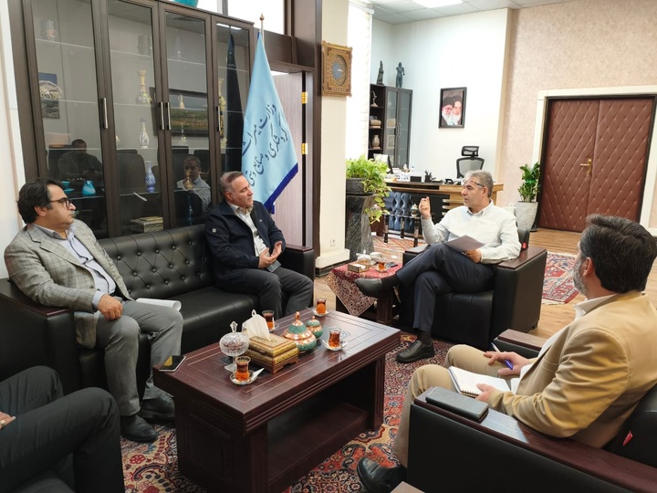 تسریع در توسعه گردشگری غرب و جنوب کشور/ بررسی پرونده‌های ملی قروه، دهگلان و سپیدان با حضور معاون وزیر میراث‌فرهنگی