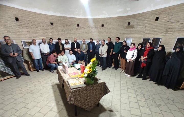 نمایشگاه انفرادی عکس «سکوت آجرها» با محوریت مسجد جامع ورامین افتتاح شد