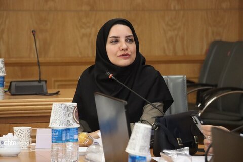 نشست کار آفرینان حوزه گردشگری وصنایع دستی در آستانه روز زن