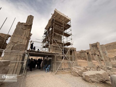 خبرنگاران در تخت جمشید