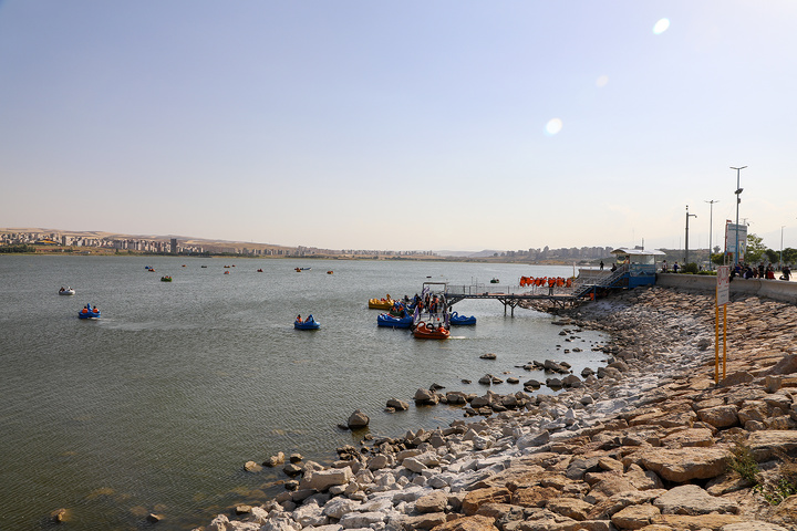 منطقه نمونه گردشگری دریاچه شورابیل