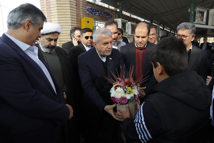 سفر وزیر میراث‌فرهنگی، گردشگری و صنایع‌دستی به خمین/ آغاز برنامه‌های ملی پاسداشت هویت و توسعه زیرساخت‌های فرهنگی در استان مرکزی