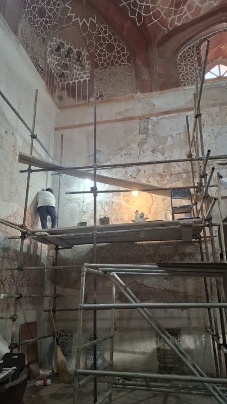 آغاز عملیات خواناسازی، تثبیت و موزون سازی نقوش و تزئینات مزار قطب الدین حیدر شهرستان تربت حیدریه