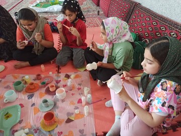 برگزاری کلاس آموزشی رایگان صنایع‌دستی در روستای قشلاق جلیل‌آباد