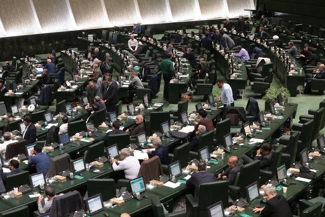 جلسات علنی مجلس در ۳ شیفت برگزار می‌شود