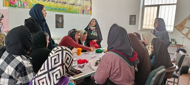 کارگاه آموزشی هنر گلدوزی در روستای قلعه‌بالا برگزار شد