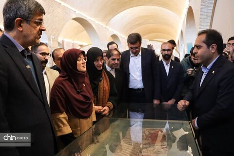 افتتاح نمایشگاه تخصصی صنایع‌دستی بسته‌بندی‌شده یزد با حضور سخنگوی دولت و مقامات استانی
