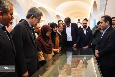 افتتاح نمایشگاه تخصصی صنایع‌دستی بسته‌بندی‌شده یزد با حضور سخنگوی دولت و مقامات استانی