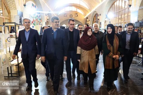 افتتاح نمایشگاه تخصصی صنایع‌دستی بسته‌بندی‌شده یزد با حضور سخنگوی دولت و مقامات استانی