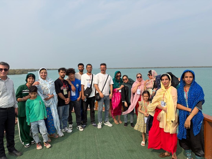 نخستین پاراتور ناشنوایان جزیره قشم با محوریت پاسداشت میراث جهانی آب برگزار شد