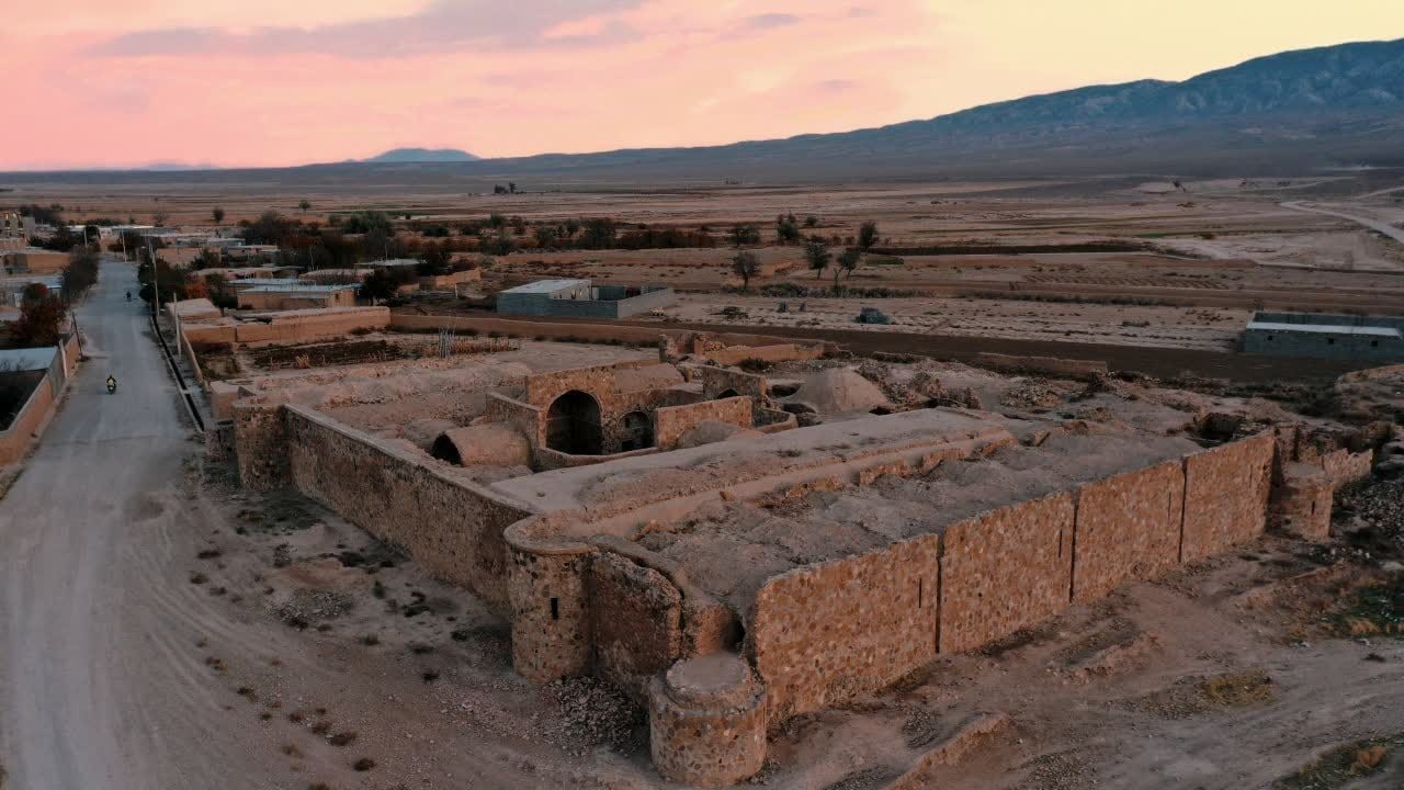 پایش اضطراری آثار تاریخی گرمه پس از زمین‌لرزه/ کاروان‌سرای قره‌بیل سالم است