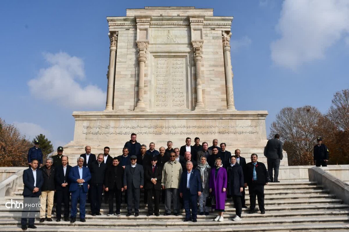 بازدید اعضاء نشست کمیته دائمی امور سیاسی مجمع مجالس آسیایی (APA) حاضر در مشهد از مجموعه فرهنگی تاریخی فردوسی