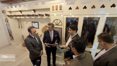 افتتاحیه نمایشگاه کاشی