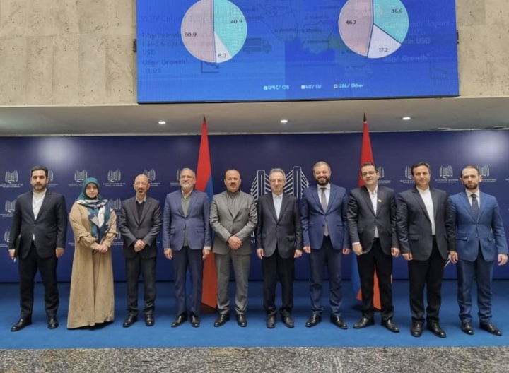 کارگروه ویژه تسهیل تردد گردشگران ایران و ارمنستان تشکیل می‌شود/ لزوم رفع موانع مرزی برای توسعه گردشگری دو کشور/ آذربایجان‌شرقی می‌تواند به دروازه توسعه گردشگری مشترک ایران، ارمنستان و بازار اوراسیا تبدیل شود.