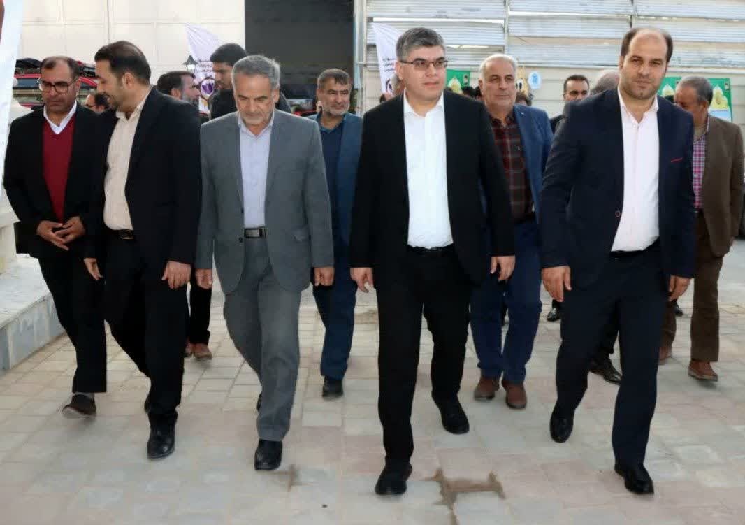 افتتاح نخستین جشنواره زعفران و عسل خمین با حضور سفیر ازبکستان