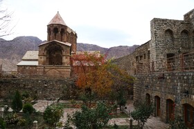 کلیسای سنت استپانوس جلفا در روزهای پاییزی