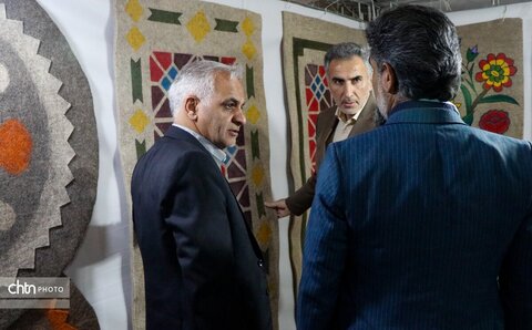 جشنواره ملی نمد شهرکرد آغاز به کار کرد.